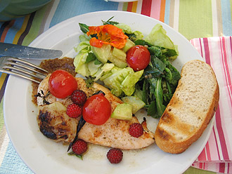 Salat mit hähnchenbrust