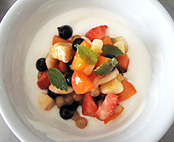 Joghurt mit Obstsalat